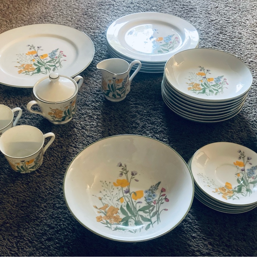 Crescent China Toscana Set 30 pieces